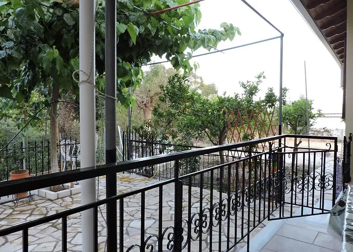 Calm House In Village, Lefkada 펜션 Sívros