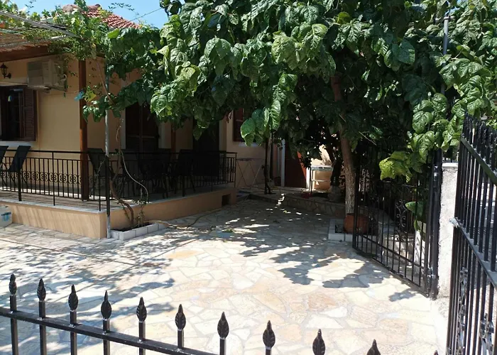 Calm House In Village, Lefkada 펜션