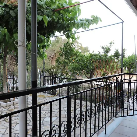 Calm House In Village, Lefkada 度假居 Sívros